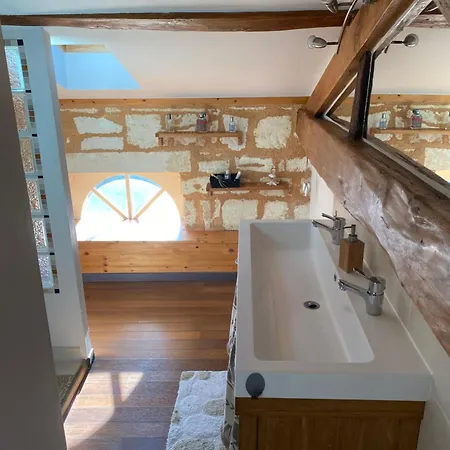 Privée Dans Longère Habitación en casa particular Saint-Seurin-de-Bourg